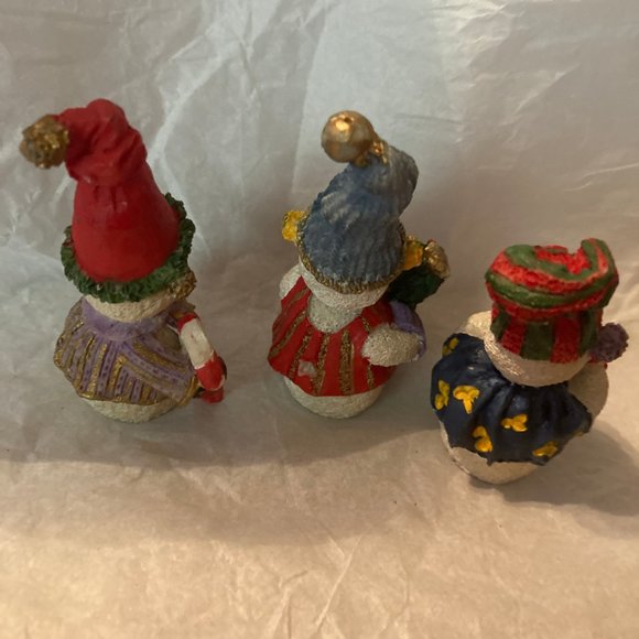 SNOWMEN 3 MINIATURE CUTE SMALL DESIGNS NEW CERAMIC - Picture 3 of 3